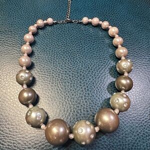 Costume Jewelry Necklace- Sparkly chunky faux pearl beads. So pretty!